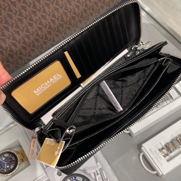 Michael Kors Jet Set Travel Large Travel CONTINENTAL wallet-wristlet-phoneholder - Picture 7 of 16